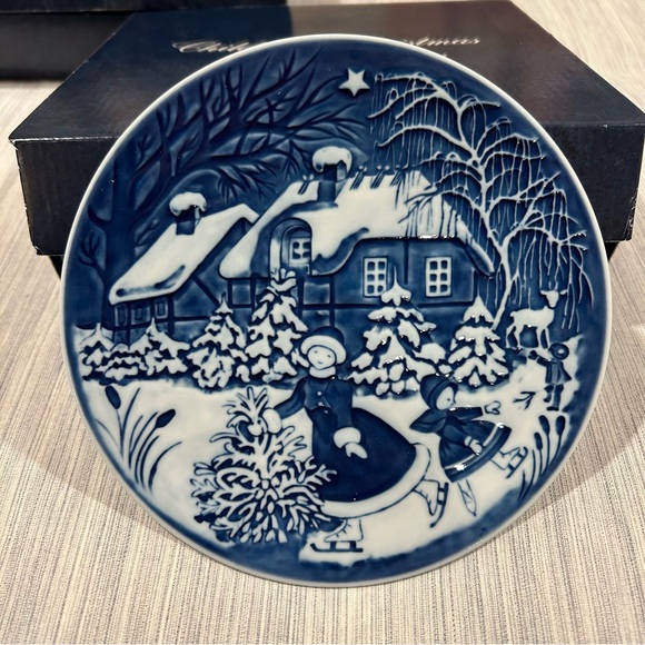 2004 RC The Skating Princess - Picture 1 of 12